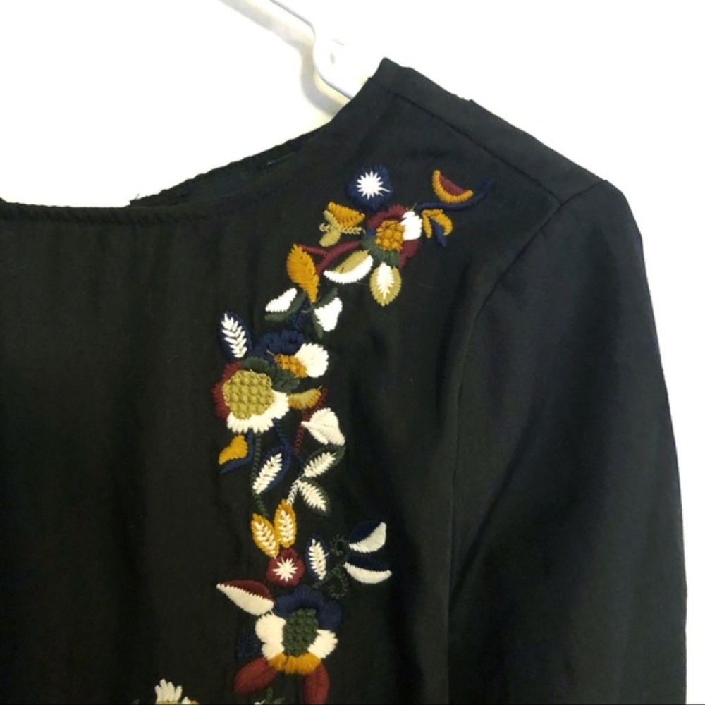 Cliché Bell Sleeve Embroidered Blouse - Picture 3 of 8